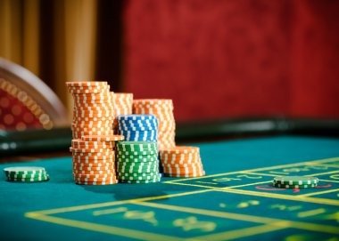 Mobile app interface showing live games and sports markets